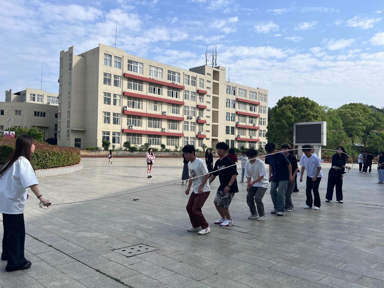 微信图片_20250505093043.jpg